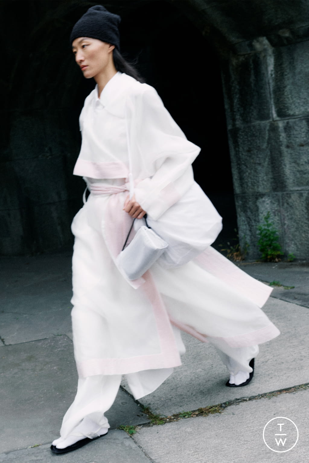 Fashion Week New York Pre-Fall 2022 look 14 from the The Row collection 女装