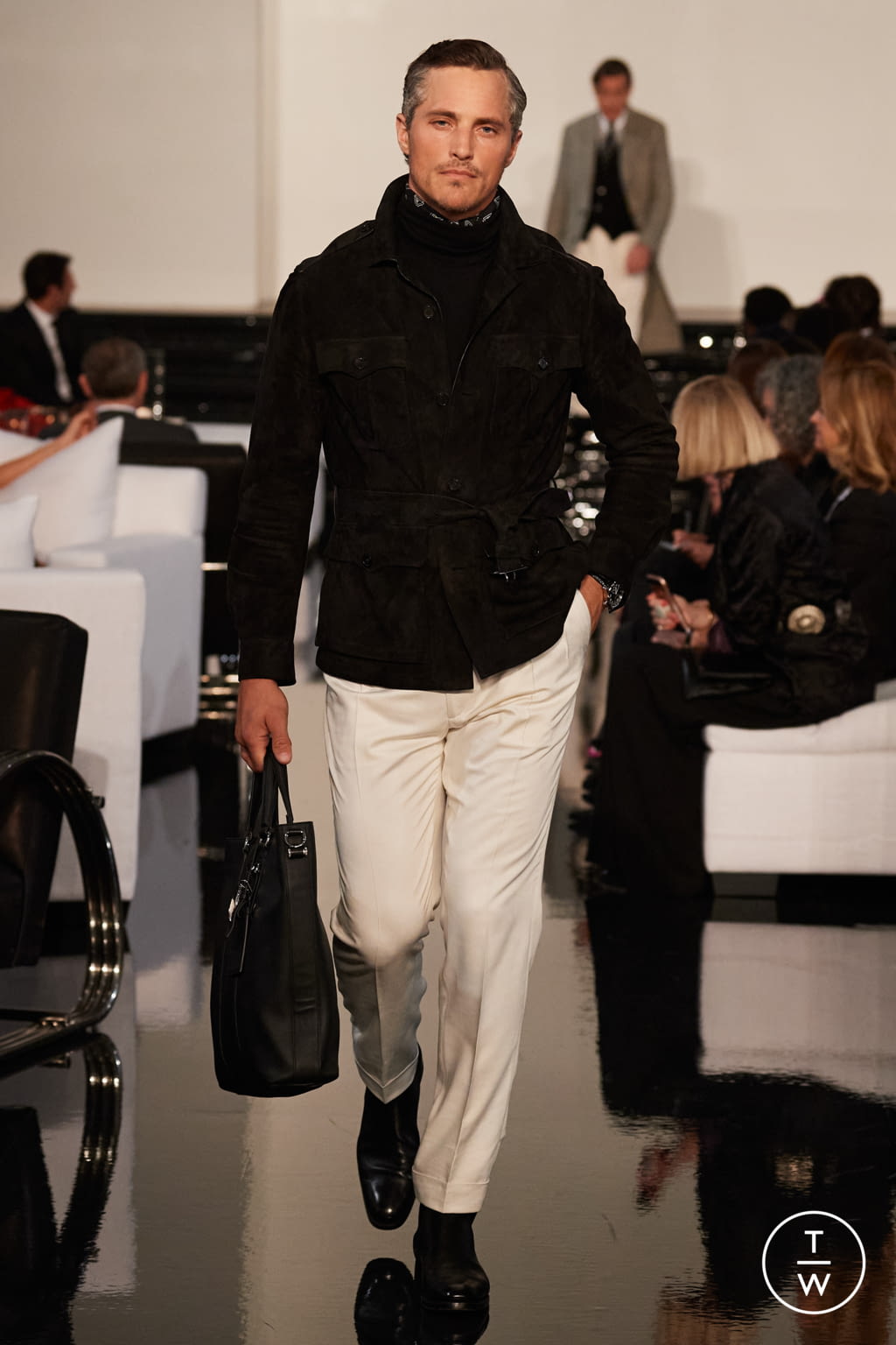 Fashion Week New York Fall/Winter 2022 look 14 de la collection Ralph Lauren womenswear