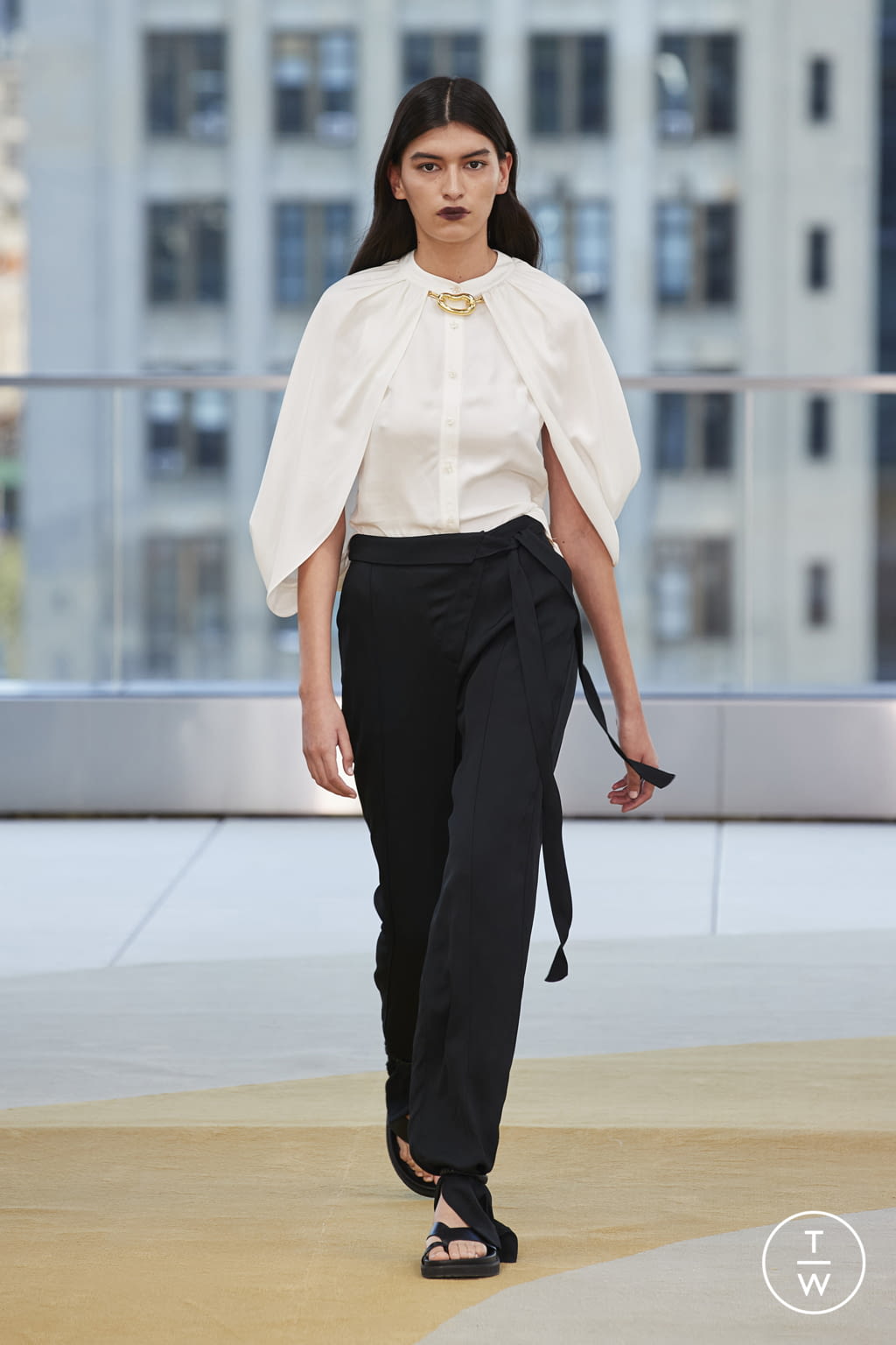Fashion Week New York Spring/Summer 2022 look 14 from the Simkhai collection 女装