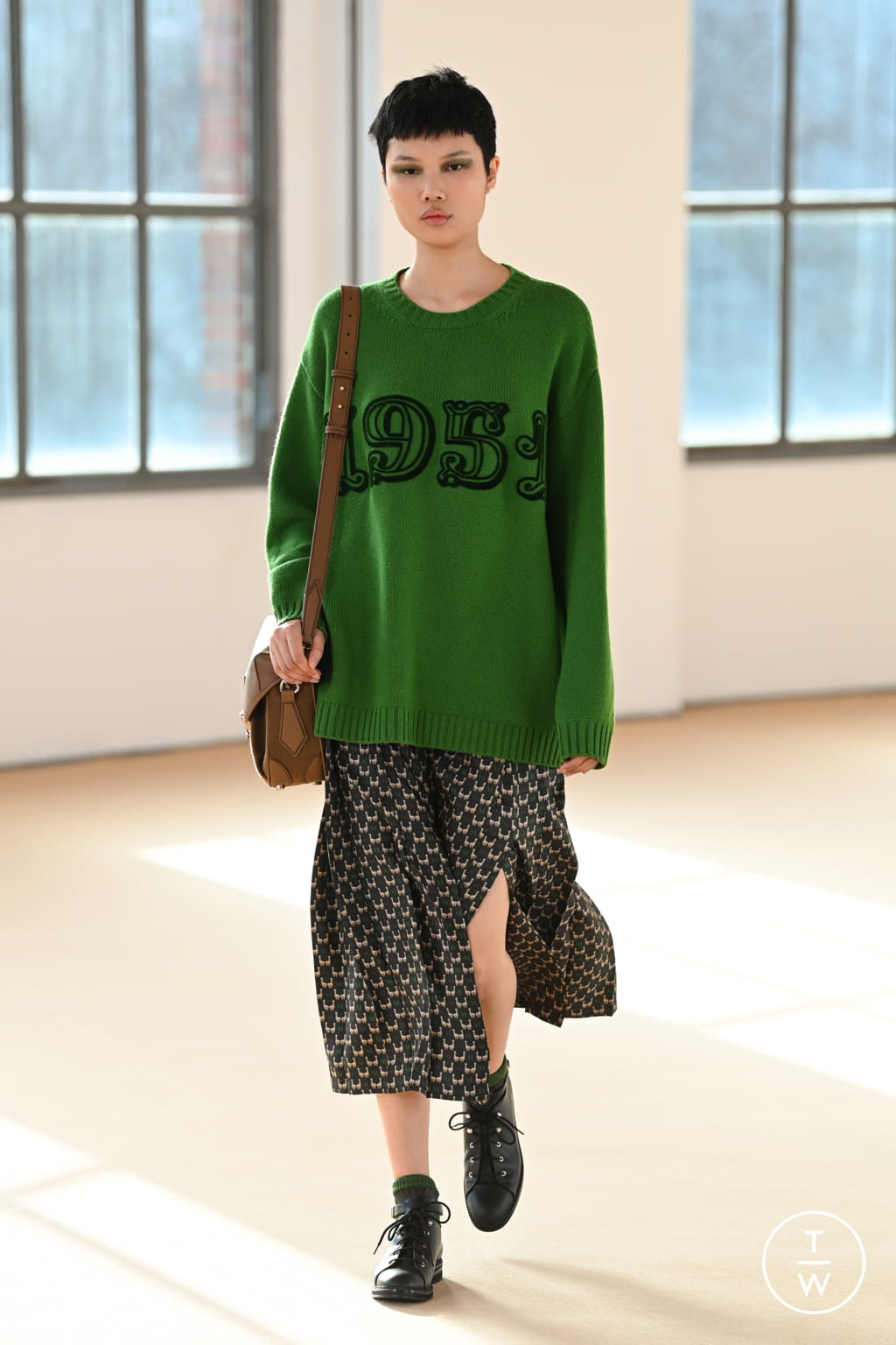 Fashion Week Milan Fall/Winter 2021 look 14 from the Max Mara collection 女装