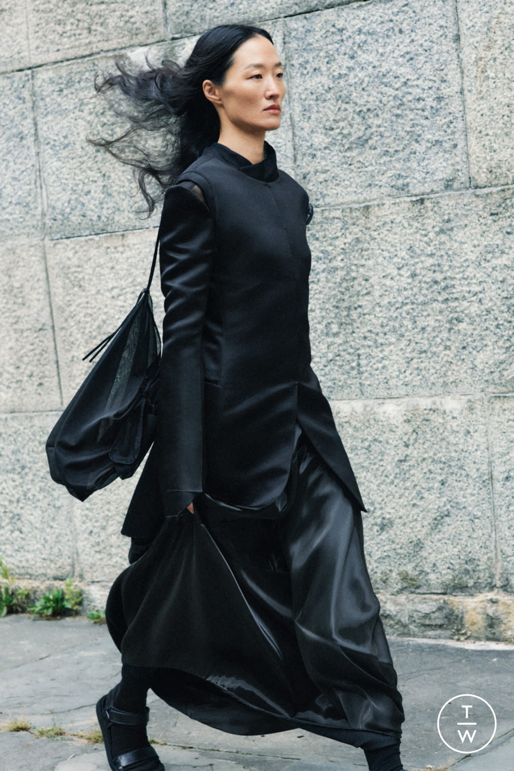Fashion Week New York Pre-Fall 2022 look 15 from the The Row collection womenswear