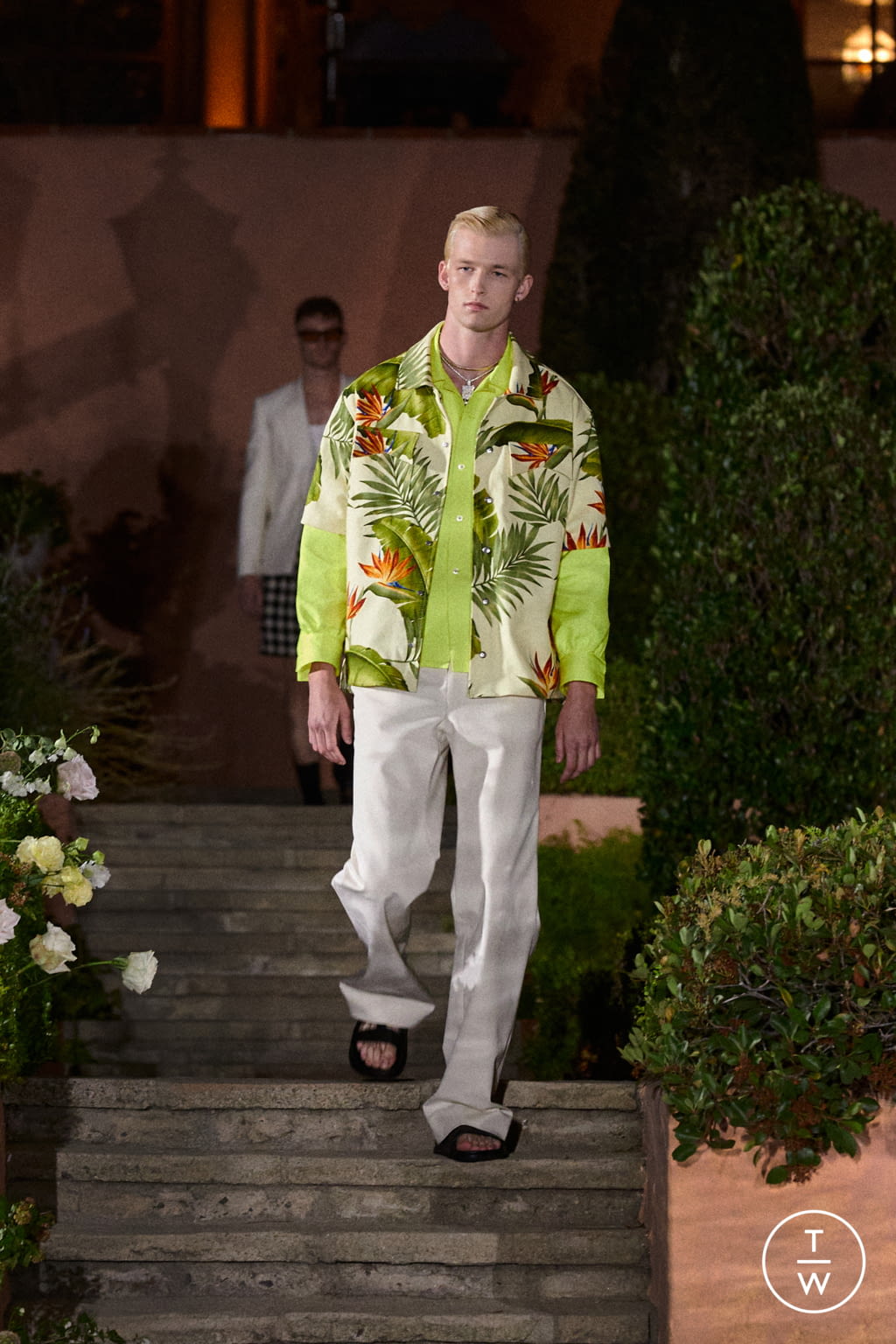 Fashion Week Paris Spring/Summer 2022 look 16 from the Rhude collection menswear