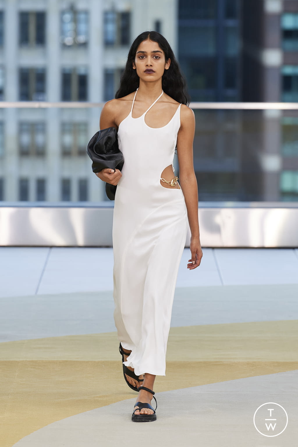 Fashion Week New York Spring/Summer 2022 look 15 from the Jonathan Simkhai collection womenswear