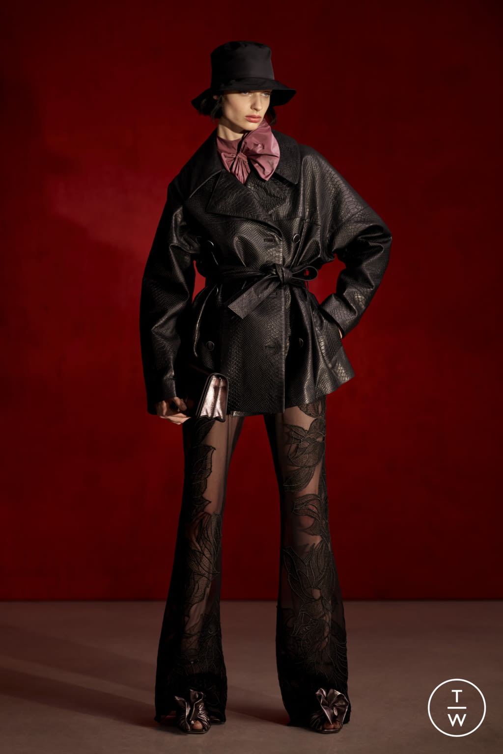 Fashion Week Milan Pre-Fall 2022 look 15 from the Alberta Ferretti collection 女装