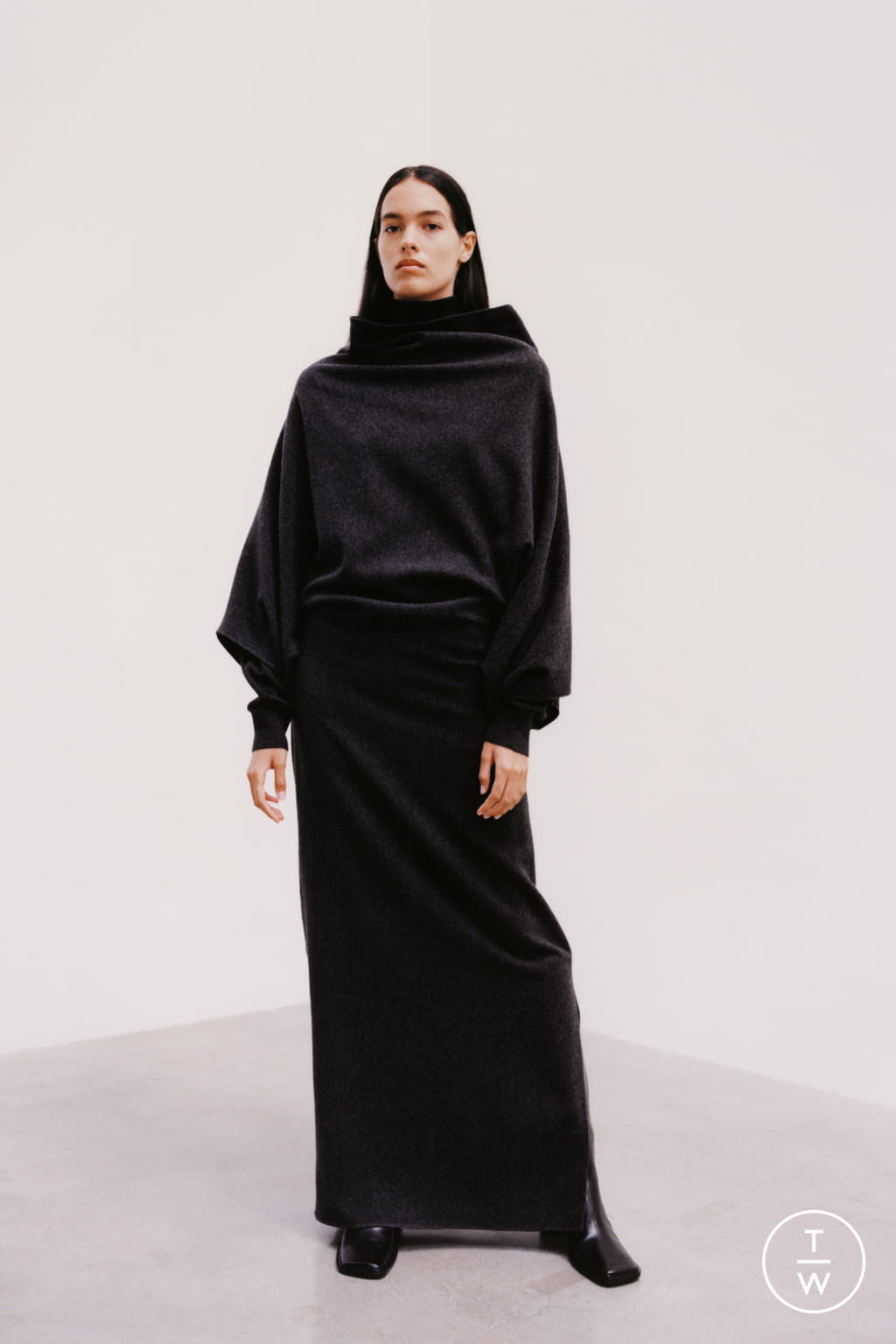 Fashion Week New York Fall/Winter 2021 look 15 de la collection The Row womenswear