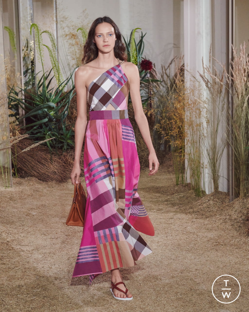 Fashion Week Paris Resort 2019 look 15 from the Hermès collection womenswear