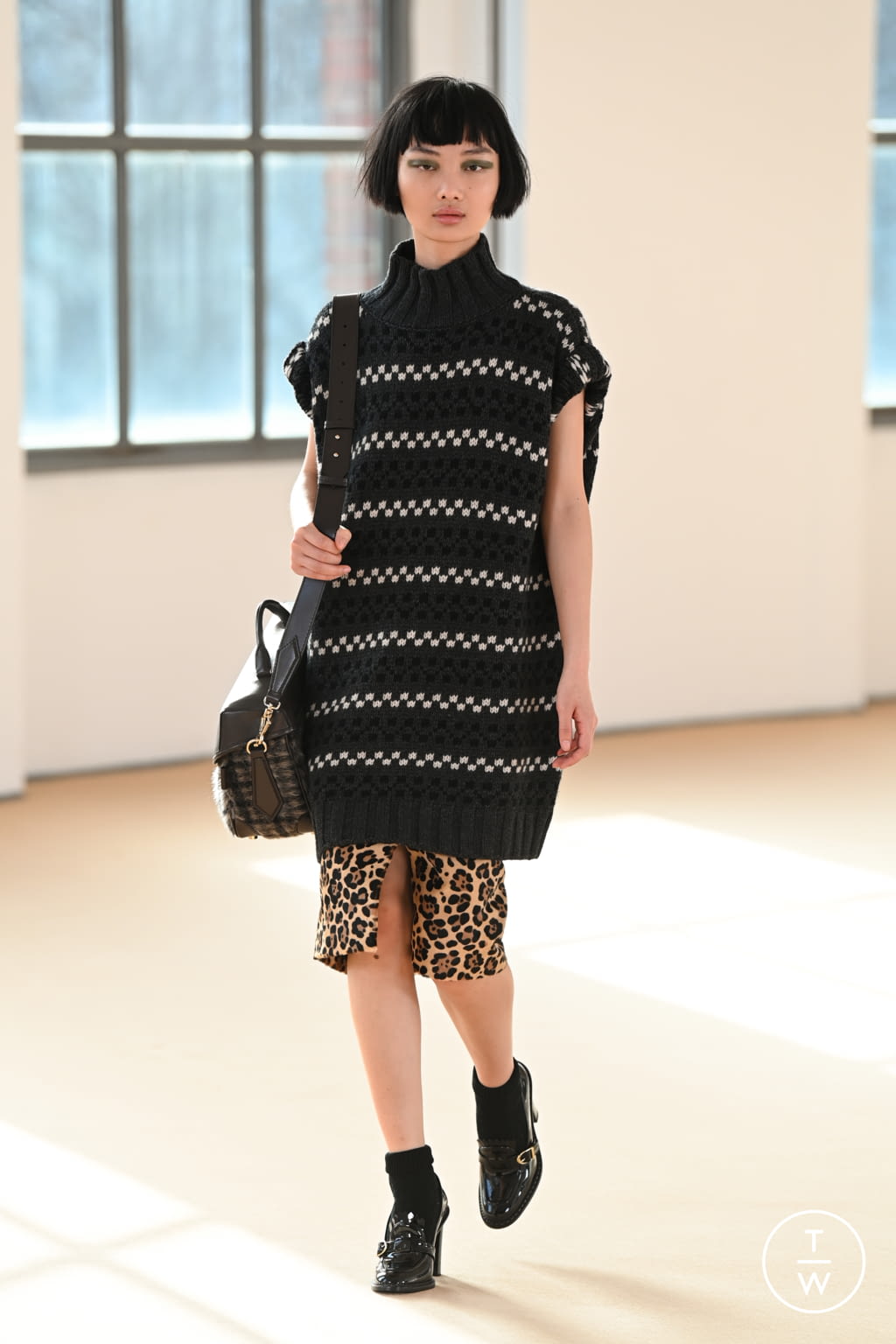 Fashion Week Milan Fall/Winter 2021 look 16 from the Max Mara collection womenswear