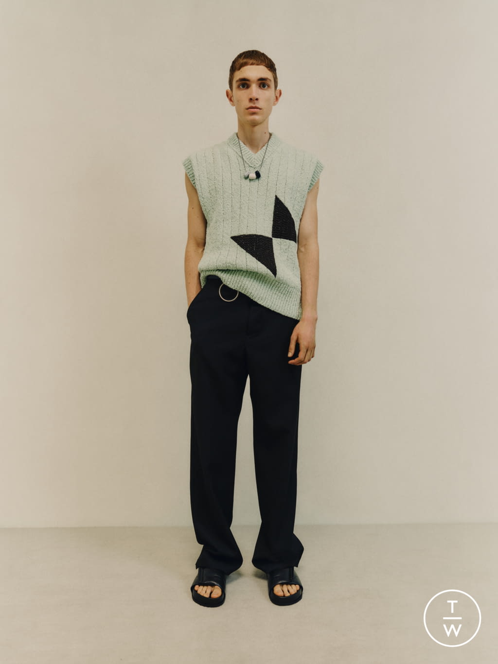 Fashion Week Paris Spring/Summer 2022 look 16 from the OAMC collection 男装
