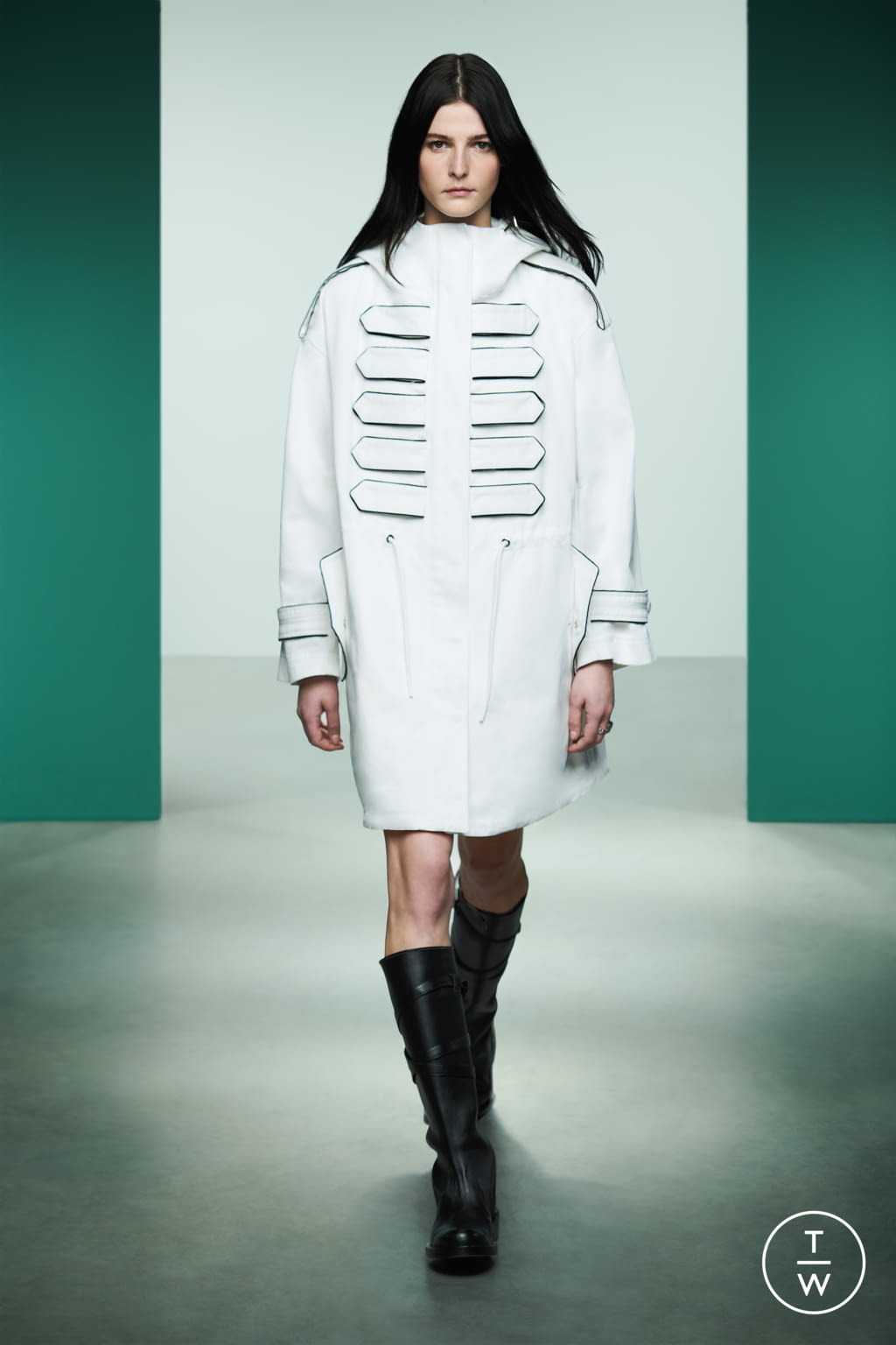 Fashion Week Milan Pre-Fall 2022 look 16 from the Ports 1961 collection womenswear