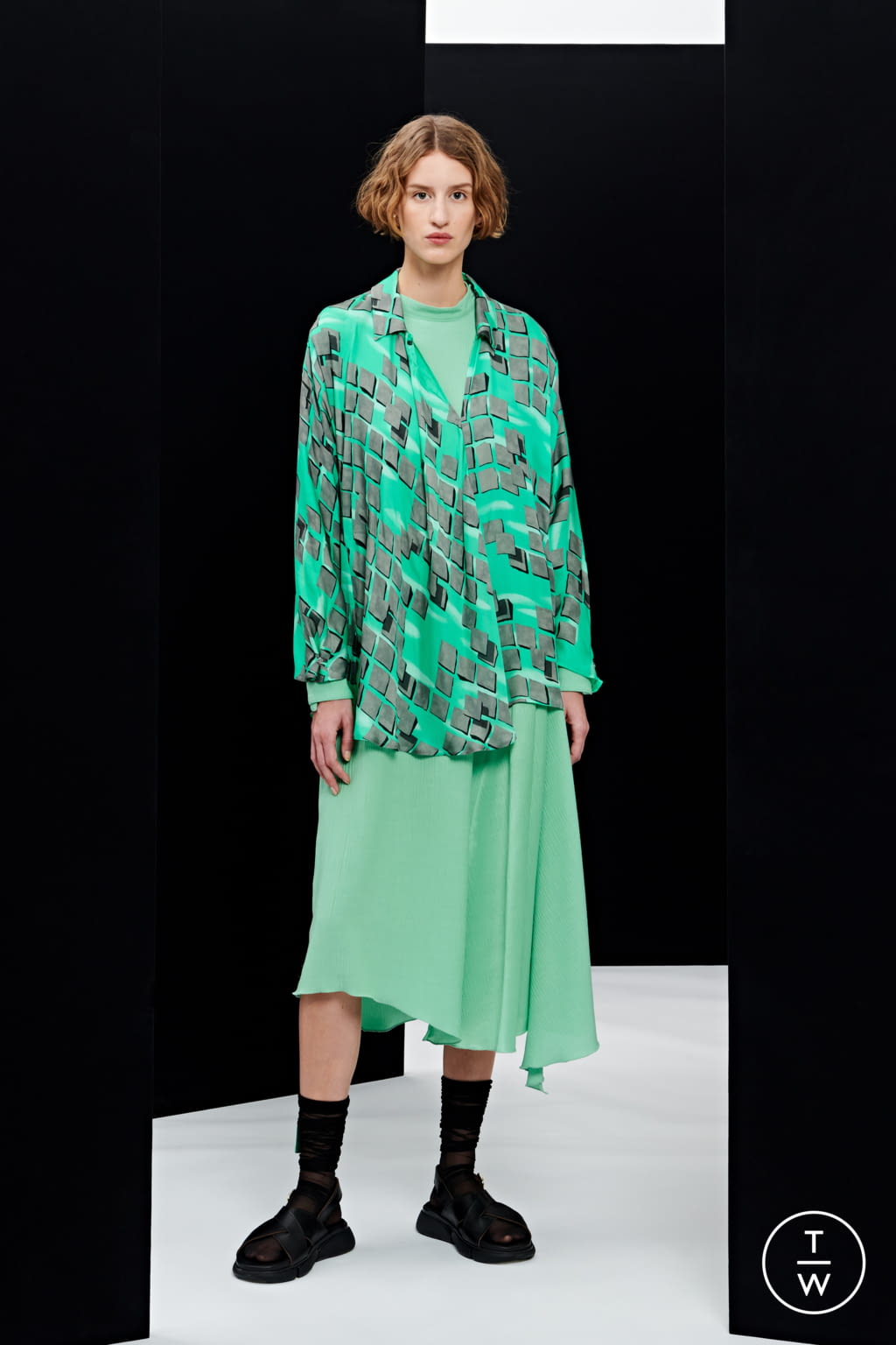 Fashion Week Paris Pre-Fall 2021 look 16 from the Nehera collection womenswear