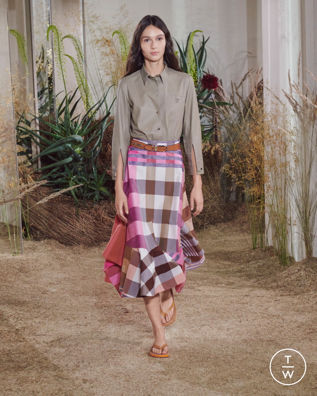 Fashion Week Paris Resort 2019 look 16 from the Hermès collection 女装