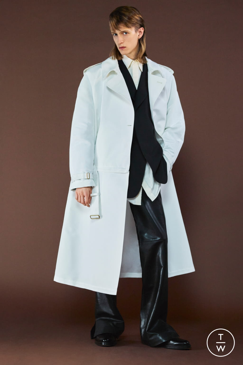 Fashion Week Paris Spring/Summer 2022 look 18 from the Dunhill collection menswear