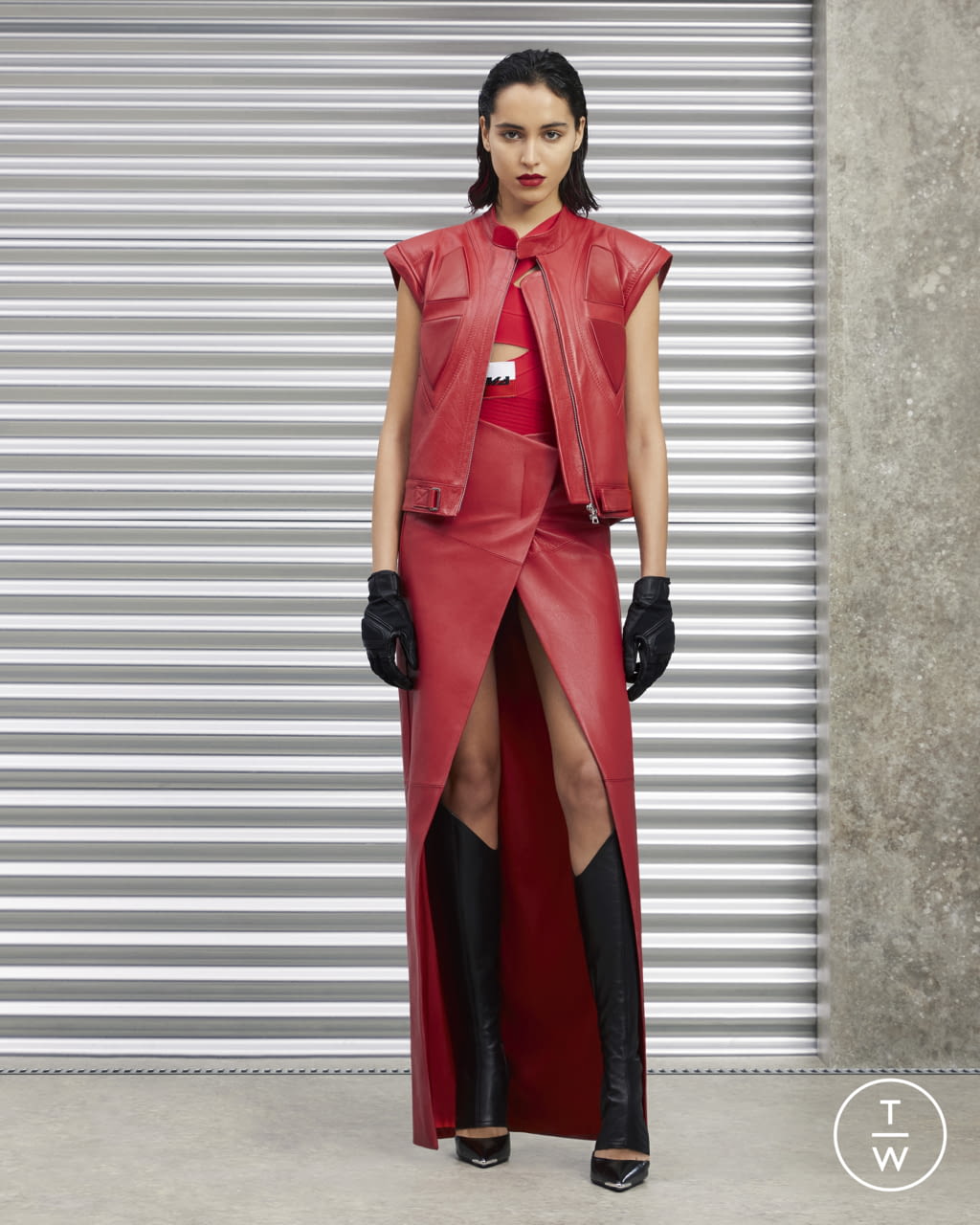 Fashion Week London Pre-Fall 2022 look 18 from the David Koma collection 女装