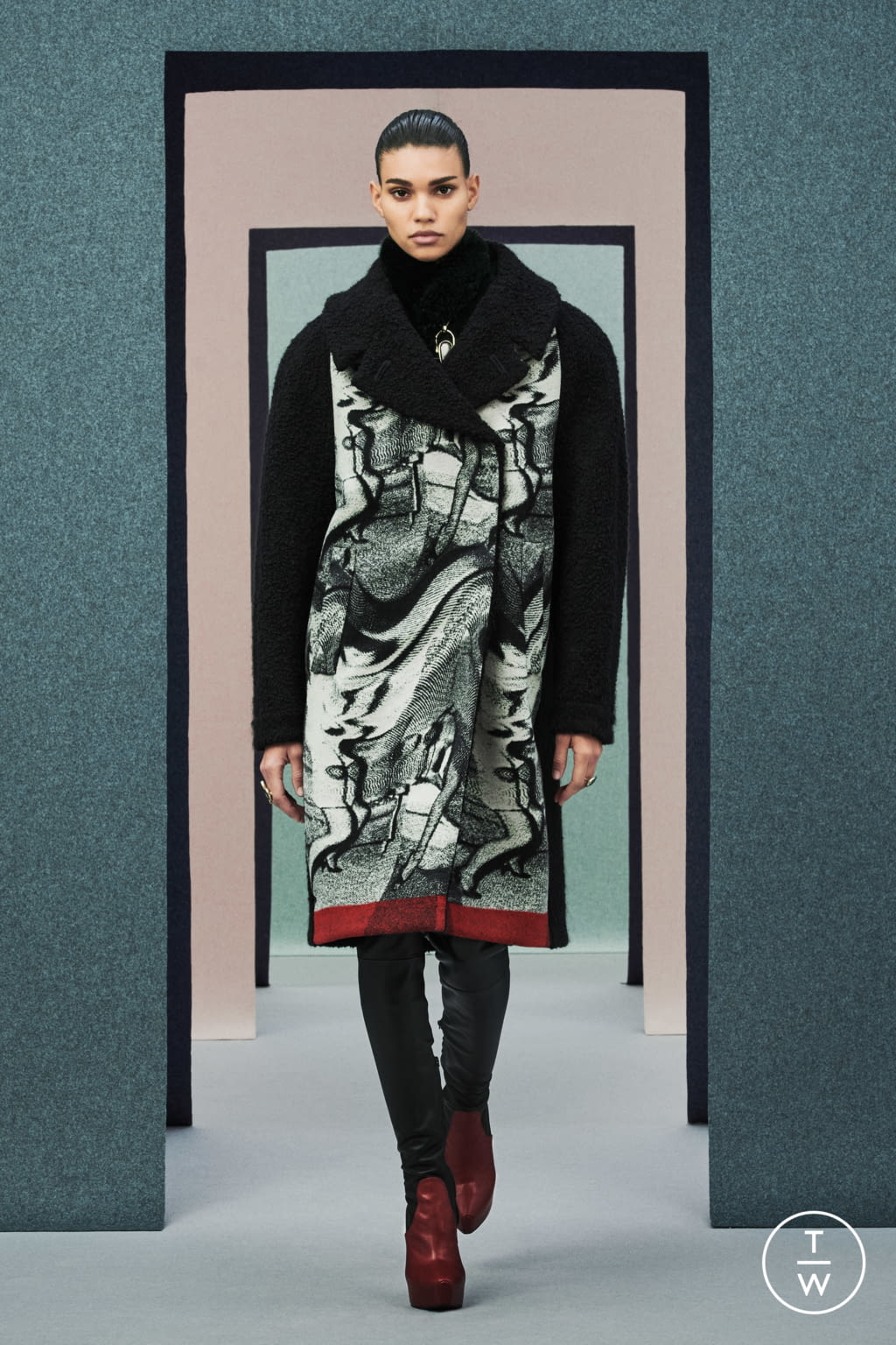Fashion Week Milan Fall/Winter 2021 look 18 de la collection Ports 1961 womenswear