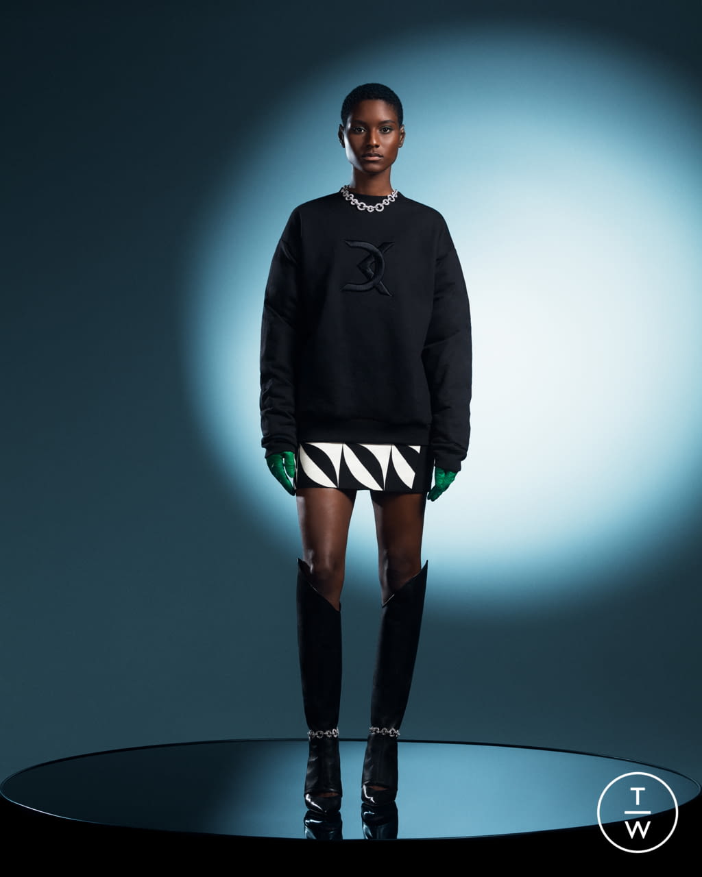 Fashion Week Paris Fall/Winter 2021 look 18 from the David Koma collection womenswear