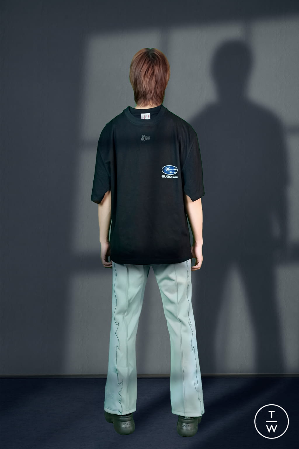 Fashion Week London Fall/Winter 2021 look 32 from the 8IGB community clothing collection 男装