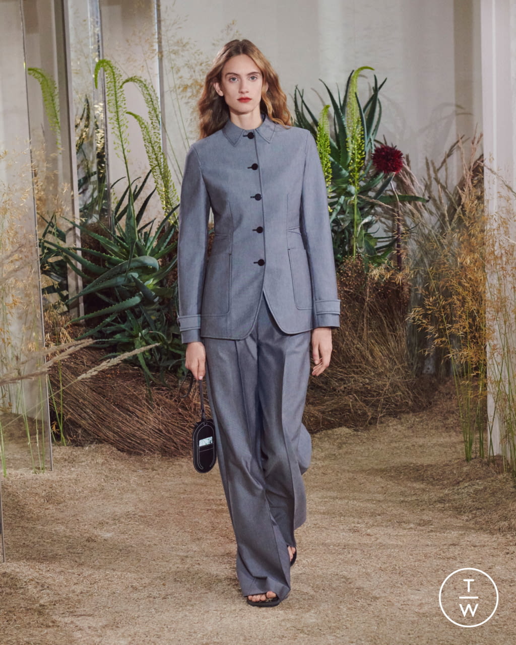 Fashion Week Paris Resort 2019 look 18 from the Hermès collection womenswear