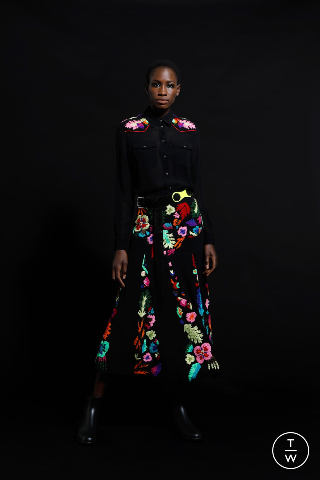 Fashion Week Paris Fall/Winter 2021 look 18 de la collection Mimi Liberté by Michel Klein womenswear