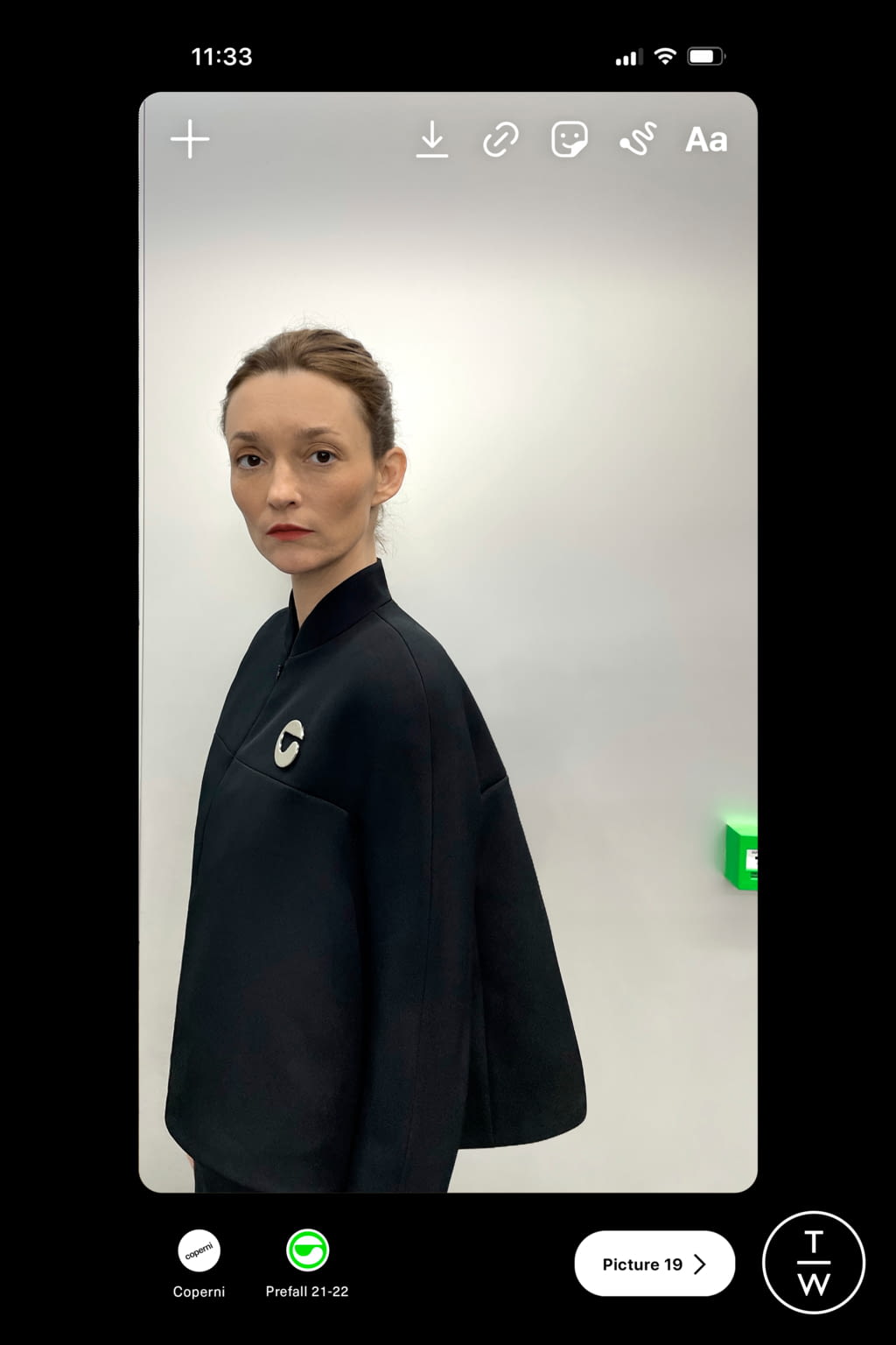 Fashion Week Paris Pre-Fall 2021 look 19 from the Coperni collection 女装