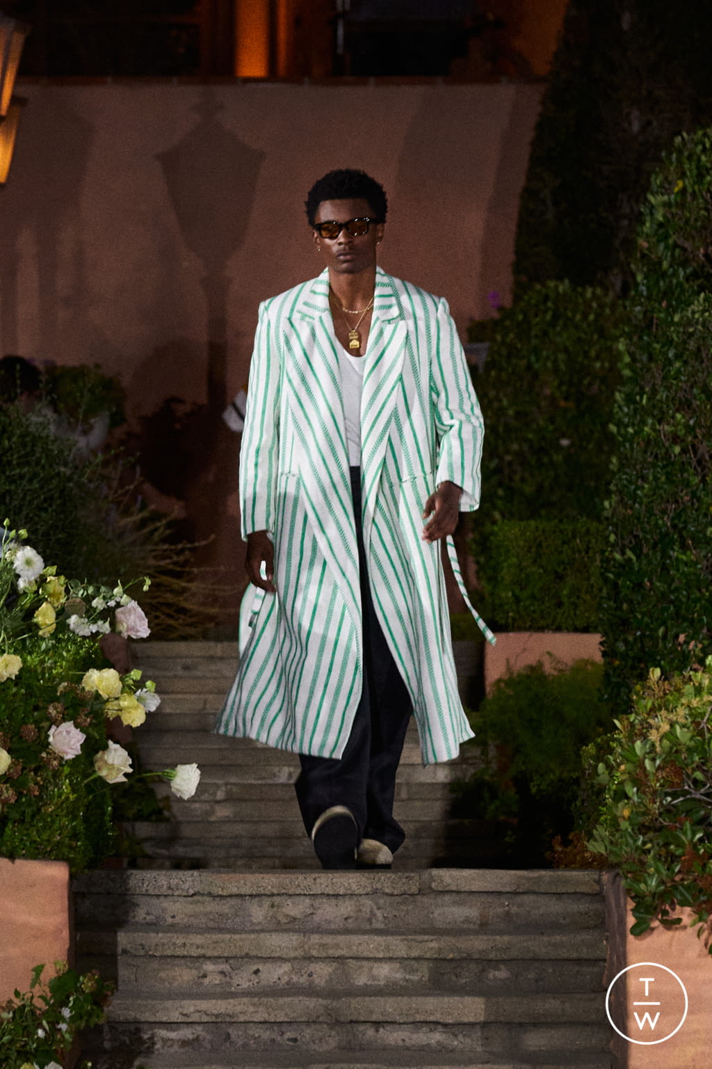 Fashion Week Paris Spring/Summer 2022 look 20 from the Rhude collection menswear