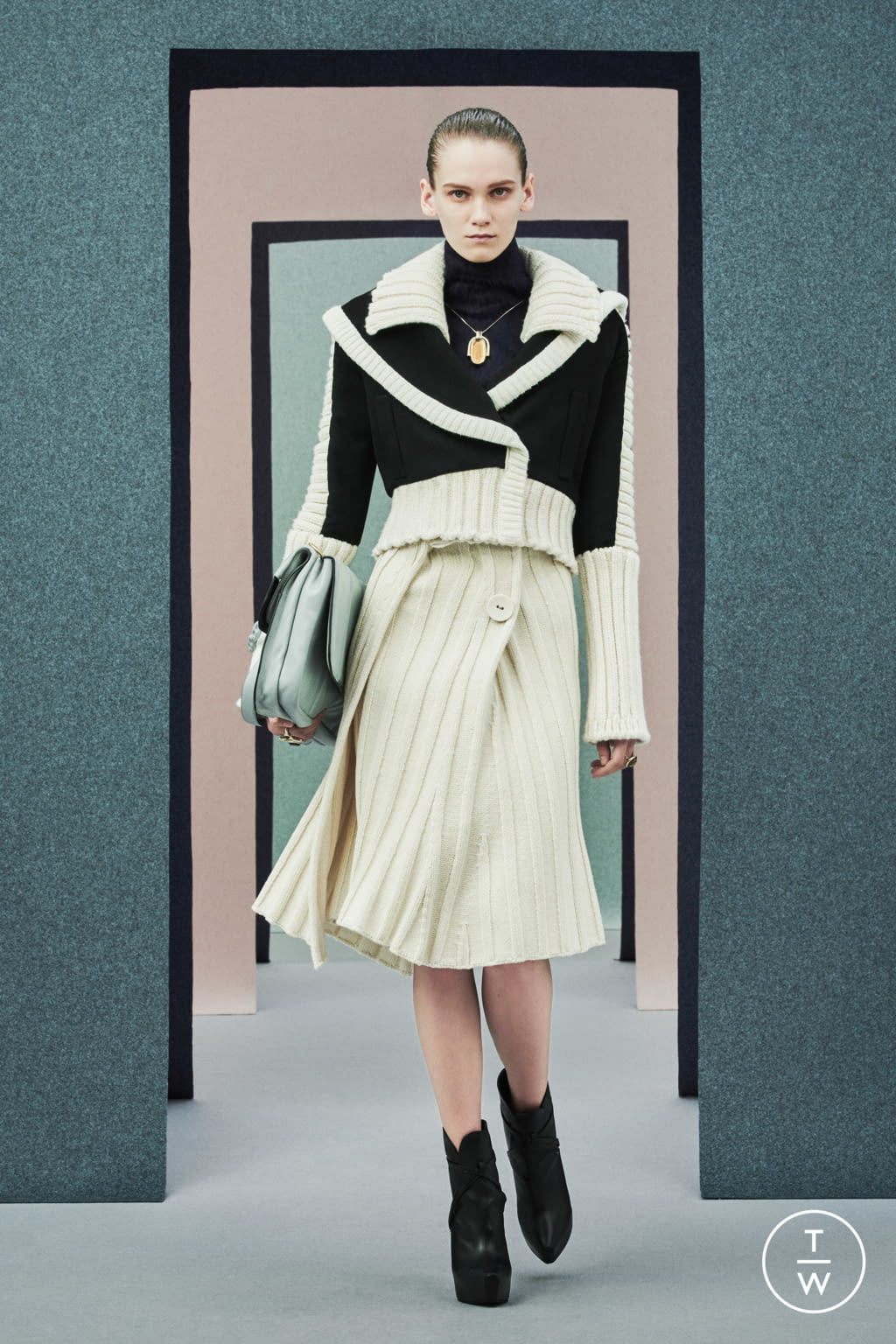 Fashion Week Milan Fall/Winter 2021 look 19 de la collection Ports 1961 womenswear