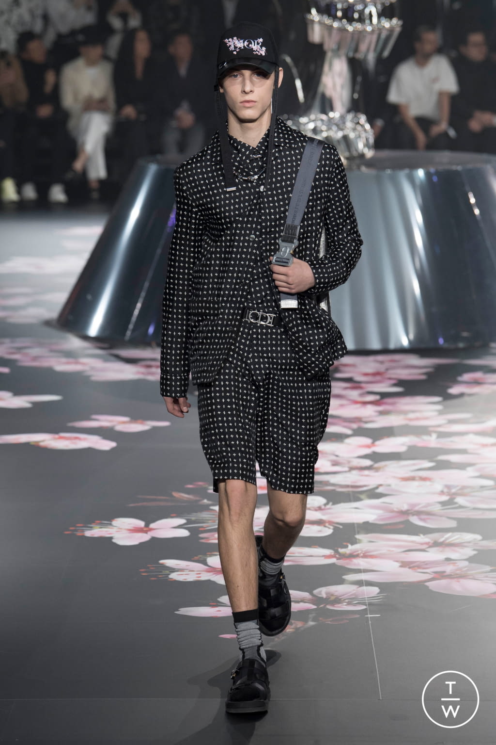 Fashion Week New York Pre-Fall 2019 look 19 from the Dior Homme collection menswear
