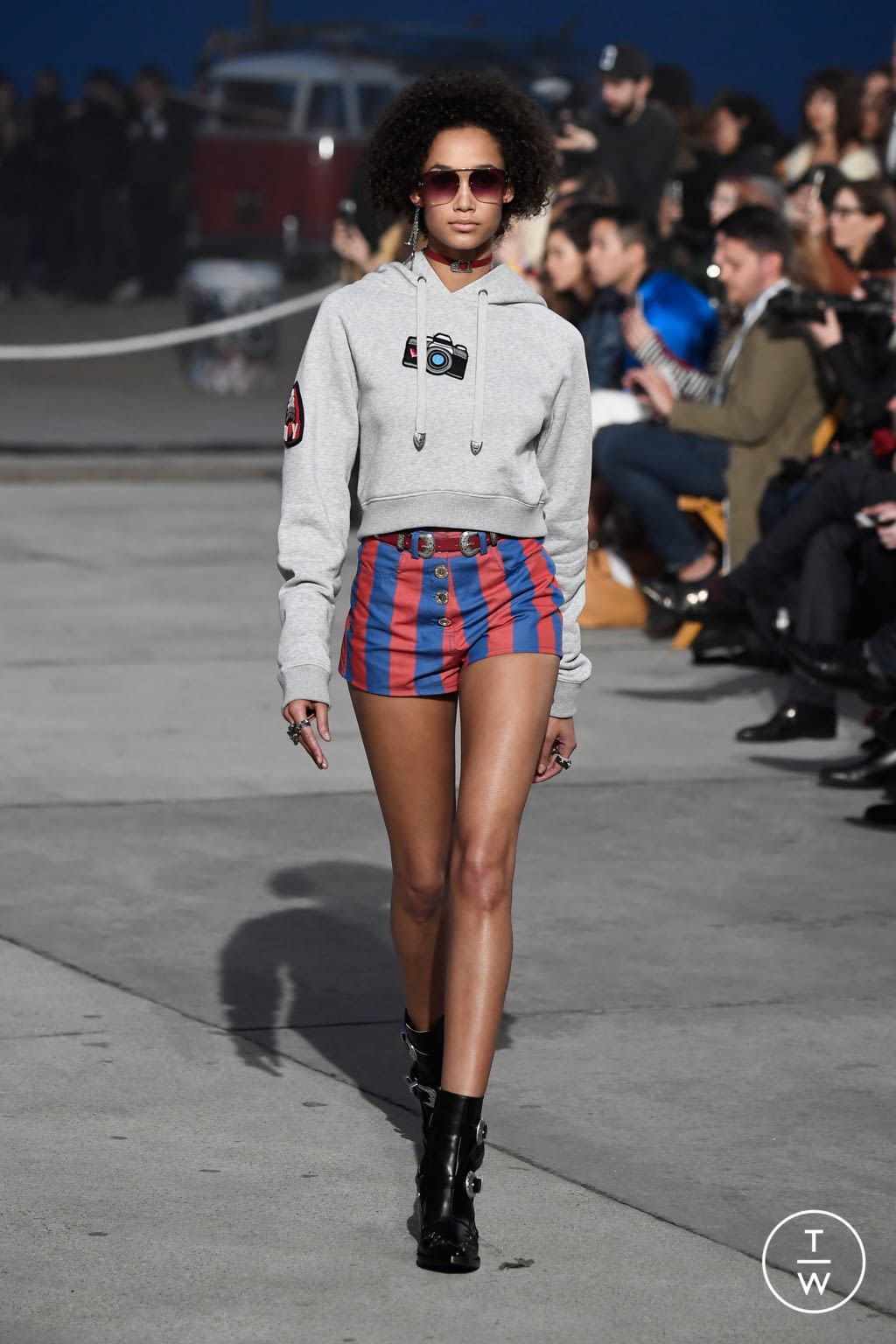 Fashion Week New York Spring/Summer 2017 look 19 from the Tommy Hilfiger collection 女装