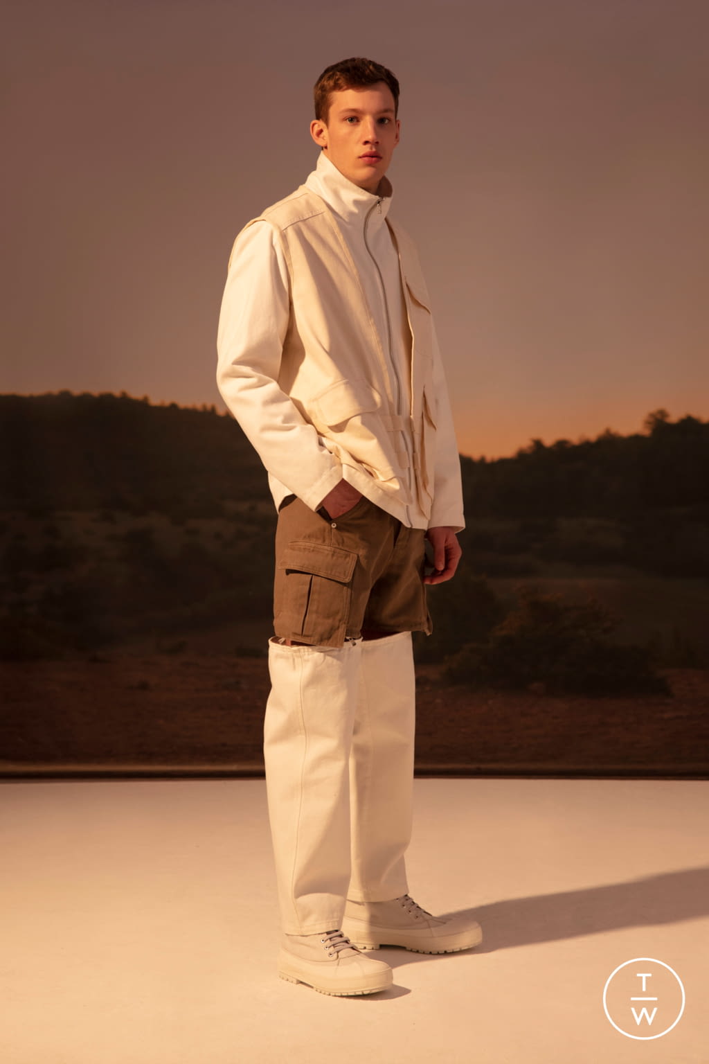 Fashion Week Paris Fall/Winter 2019 look 19 from the Jacquemus collection menswear