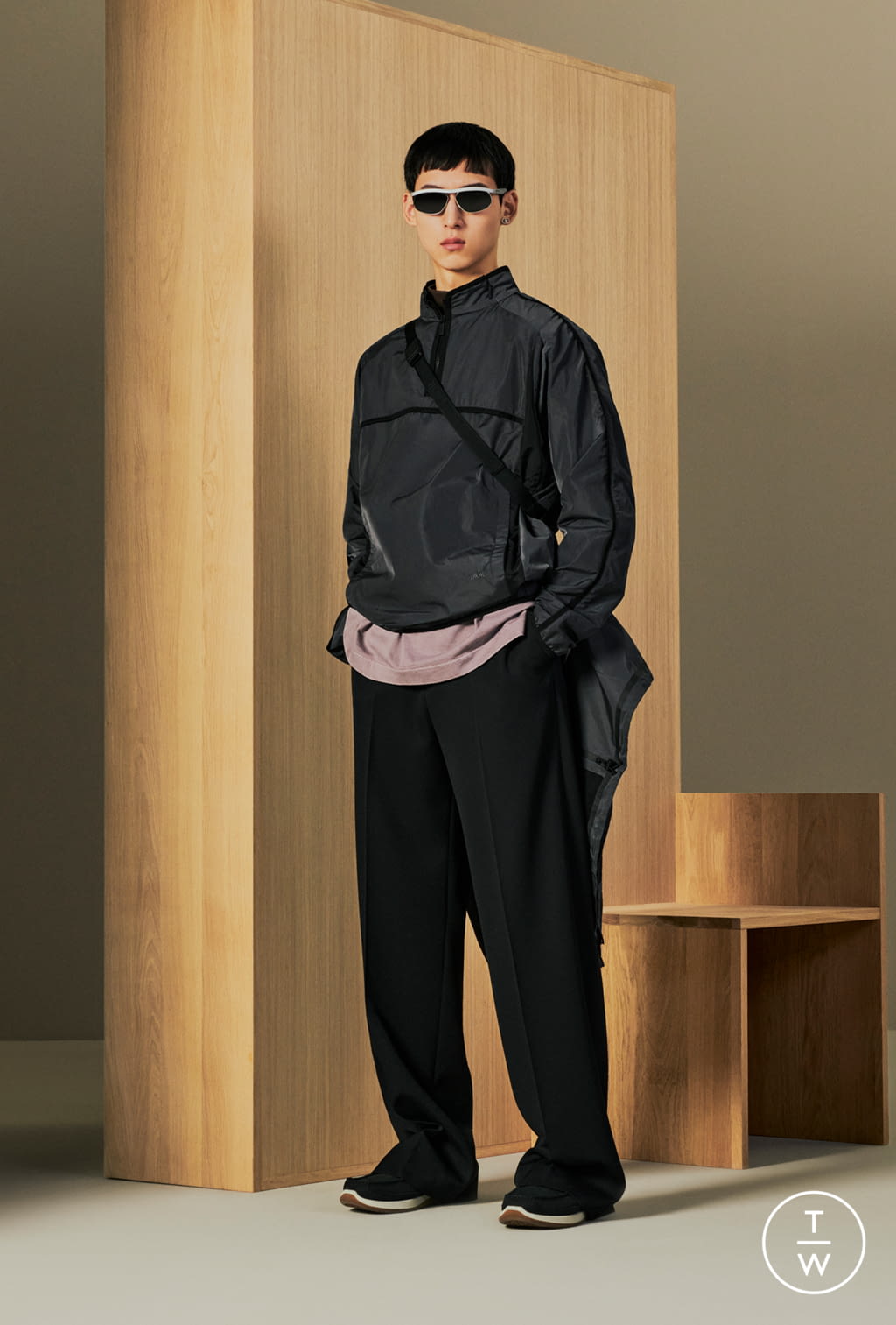 Fashion Week Paris Resort 2022 look 19 from the Dior Men collection 男装