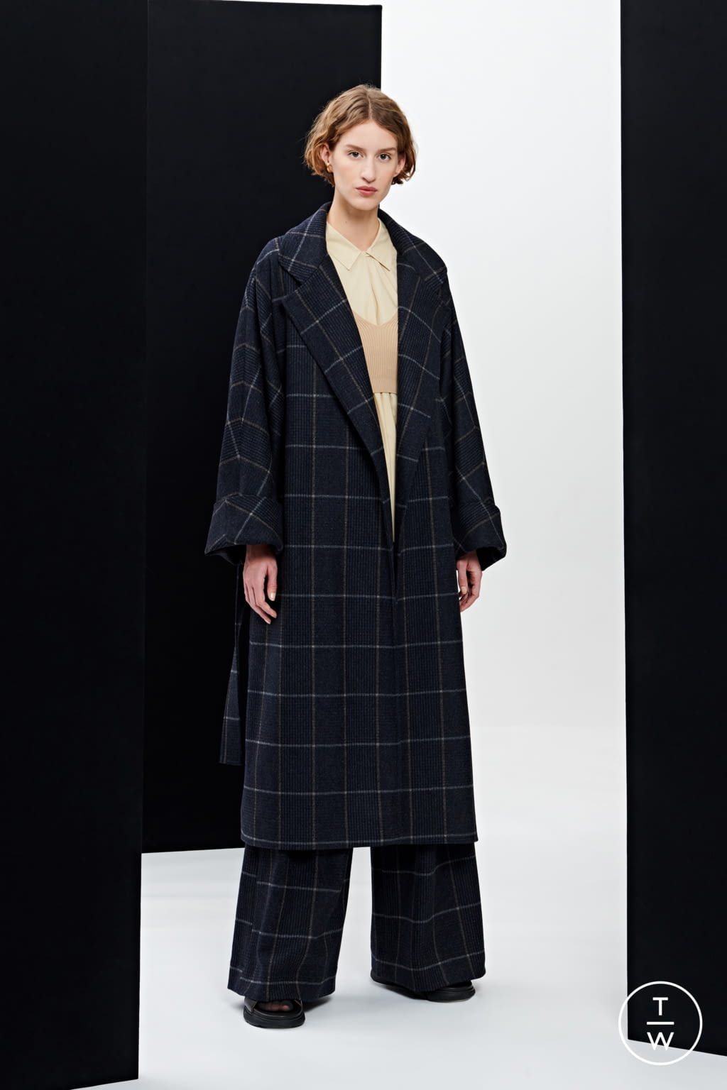 Fashion Week Paris Pre-Fall 2021 look 19 from the Nehera collection womenswear