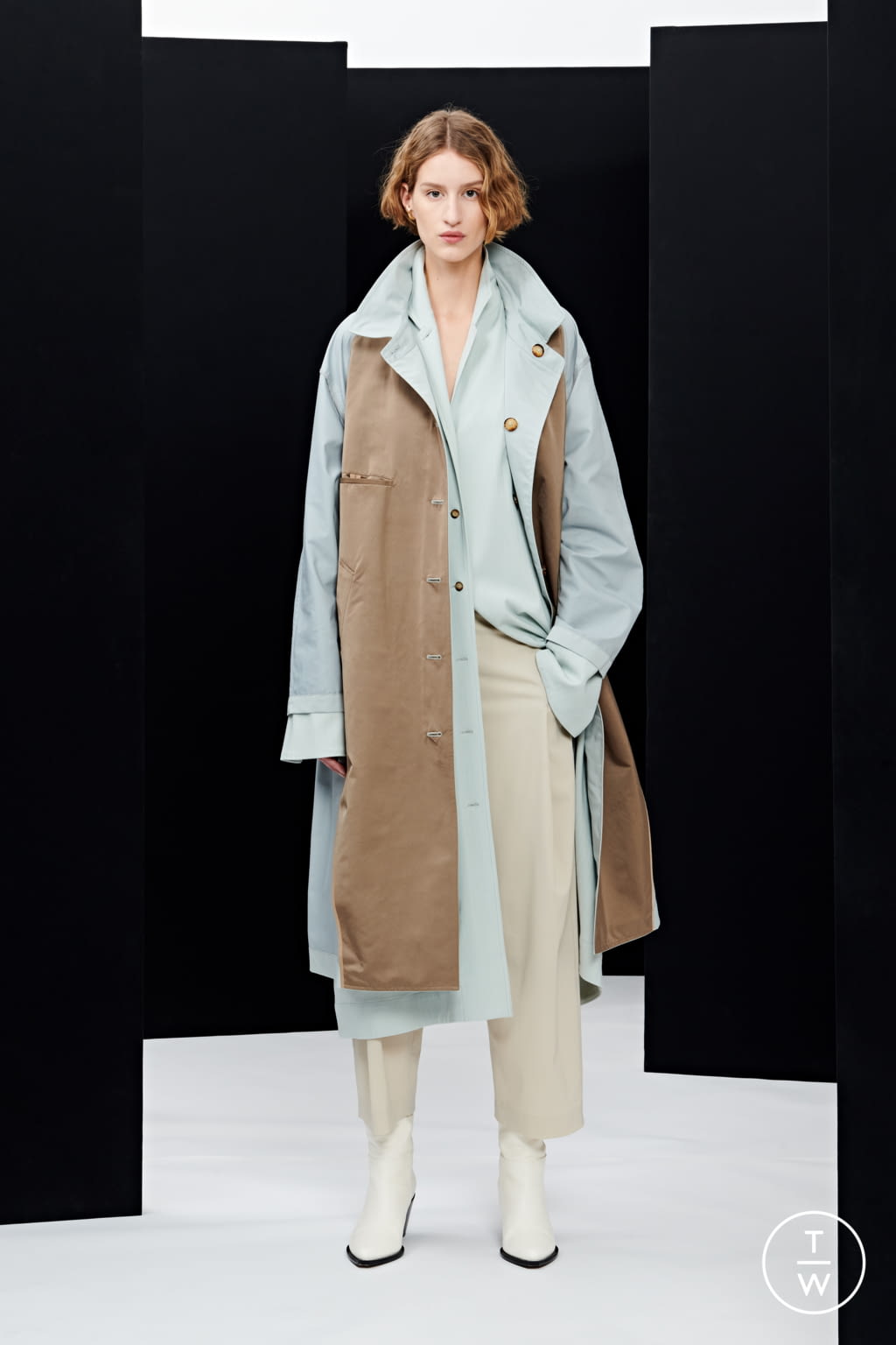 Fashion Week Paris Pre-Fall 2021 look 2 from the Nehera collection womenswear