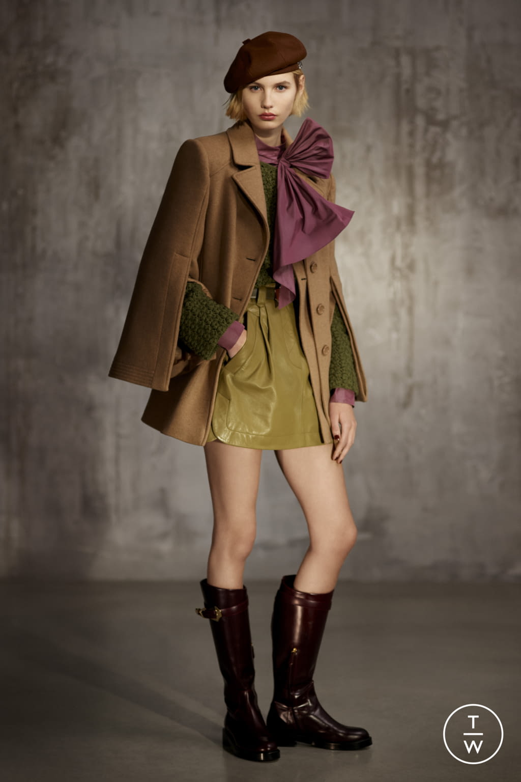 Fashion Week Milan Pre-Fall 2022 look 2 from the Alberta Ferretti collection womenswear