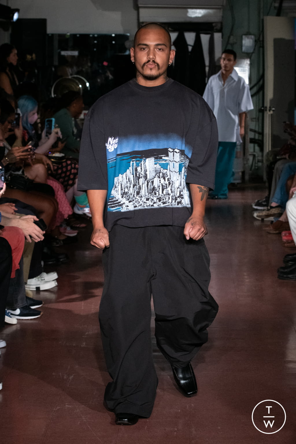 Fashion Week New York Spring/Summer 2022 look 20 from the Willy Chavarria collection menswear