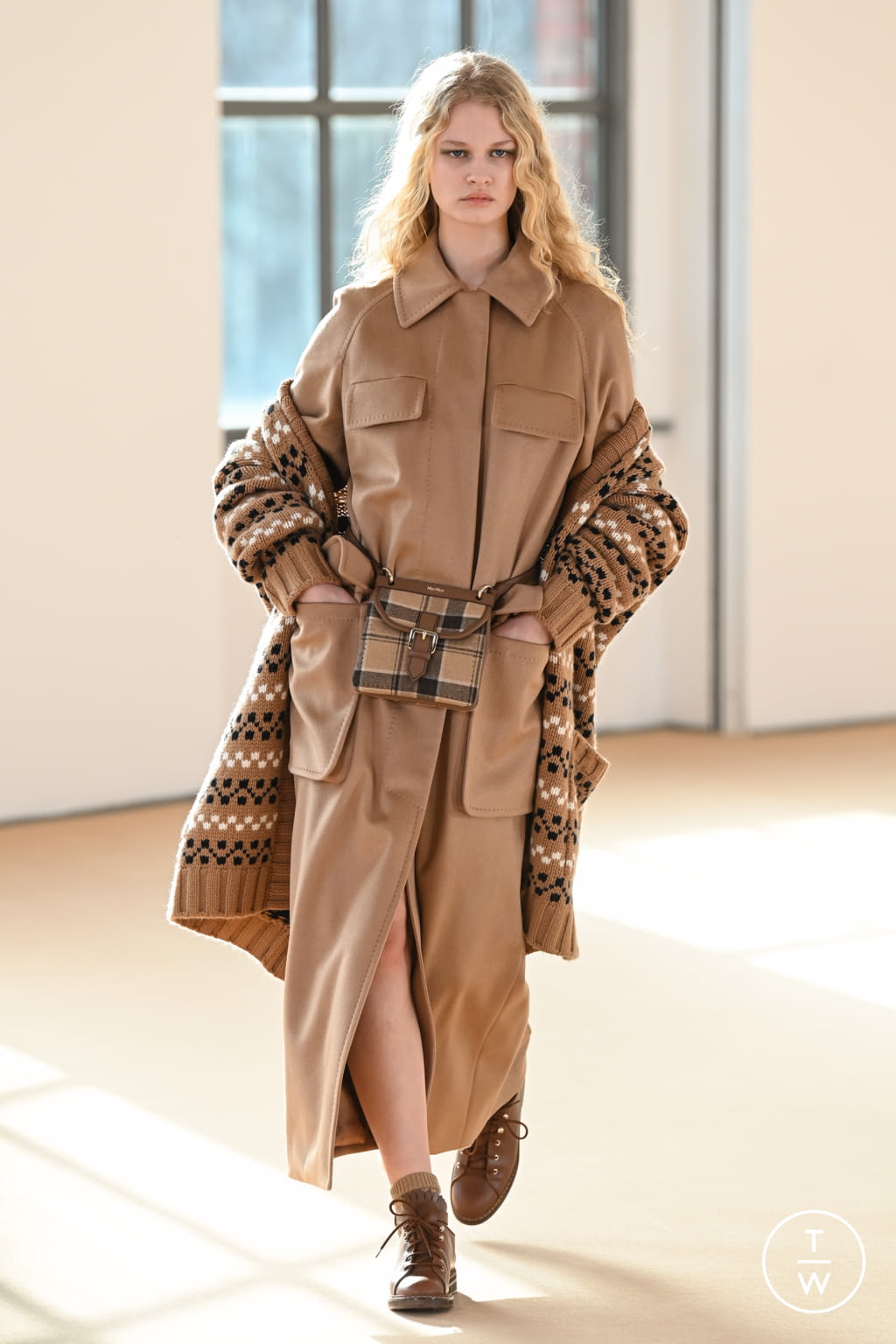 Fashion Week Milan Fall/Winter 2021 look 20 from the Max Mara collection 女装