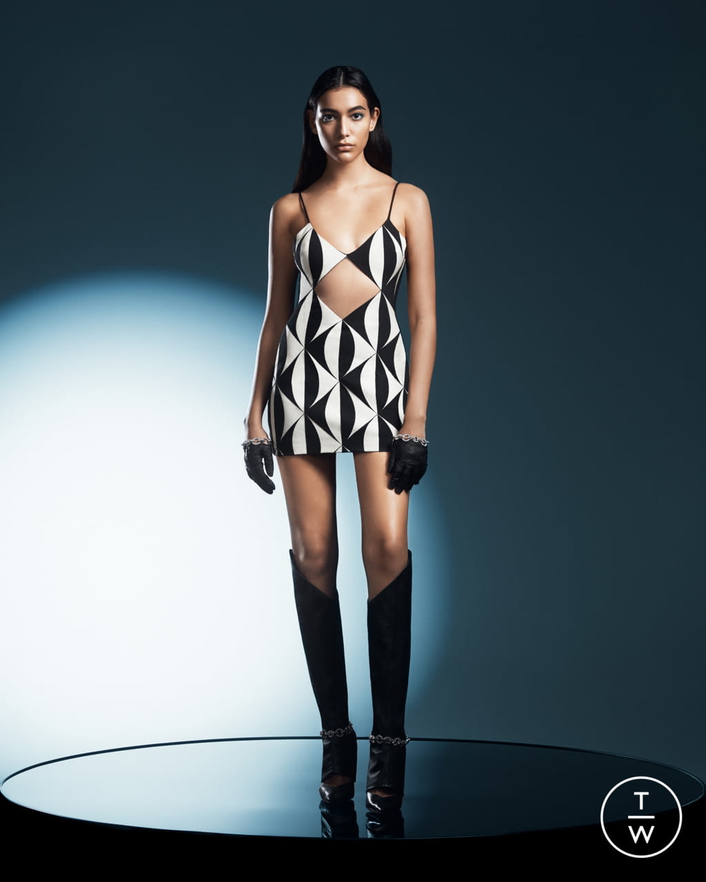 Fashion Week Paris Fall/Winter 2021 look 20 from the David Koma collection womenswear