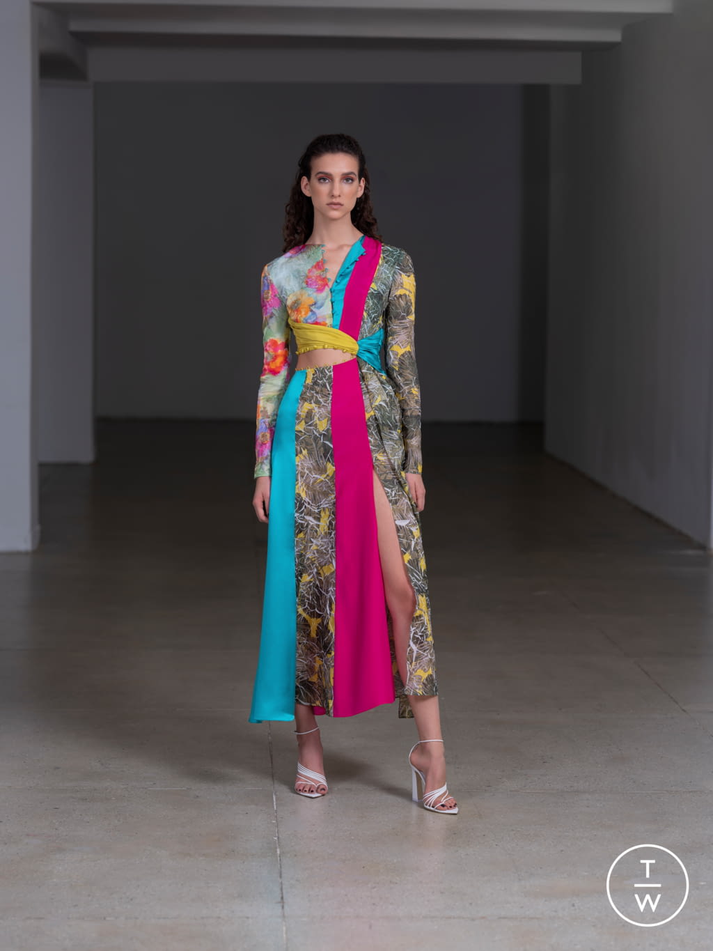 Fashion Week New York Pre-Fall 2020 look 20 from the Prabal Gurung collection 女装
