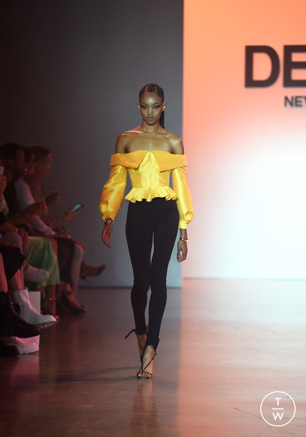 Fashion Week New York Spring/Summer 2022 look 20 from the Deity collection 女装