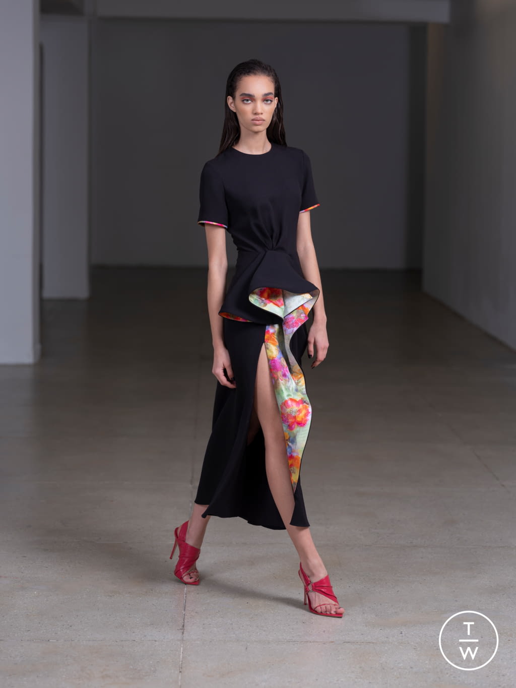 Fashion Week New York Pre-Fall 2020 look 21 from the Prabal Gurung collection 女装