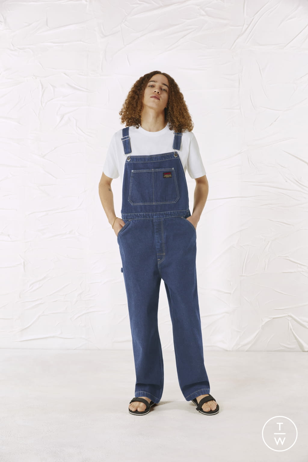Fashion Week Paris Spring/Summer 2022 look 67 from the LEVIS STORY TOLLING collection 女装