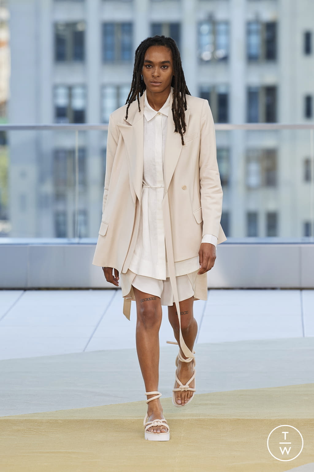 Fashion Week New York Spring/Summer 2022 look 21 from the Jonathan Simkhai collection womenswear