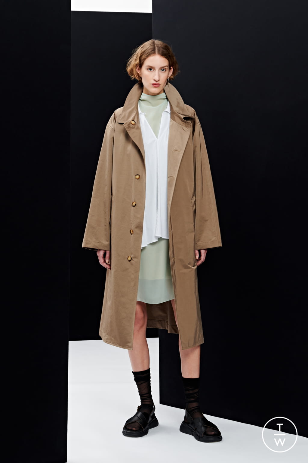 Fashion Week Paris Pre-Fall 2021 look 21 from the Nehera collection 女装