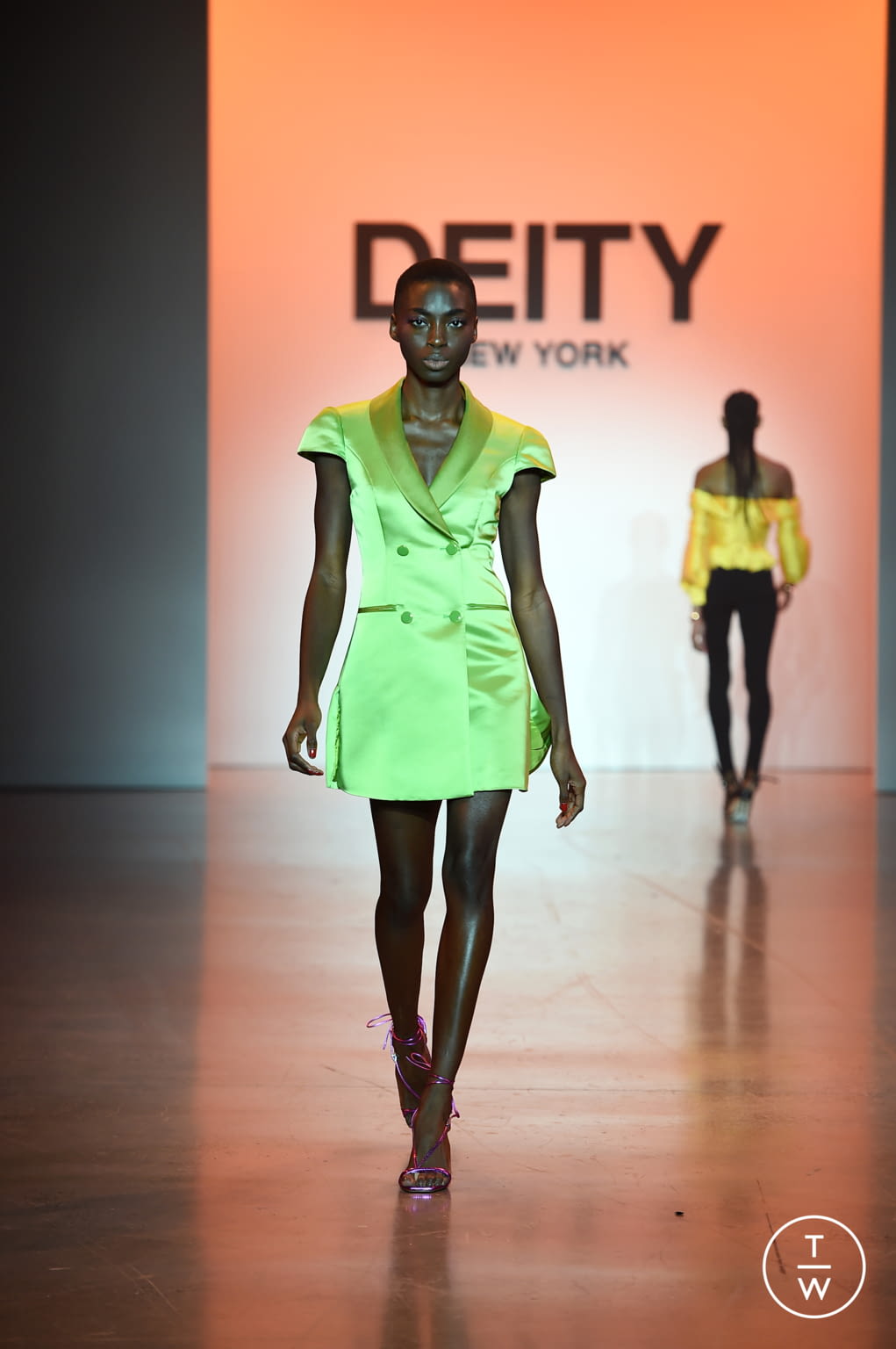 Fashion Week New York Spring/Summer 2022 look 21 from the Deity collection 女装