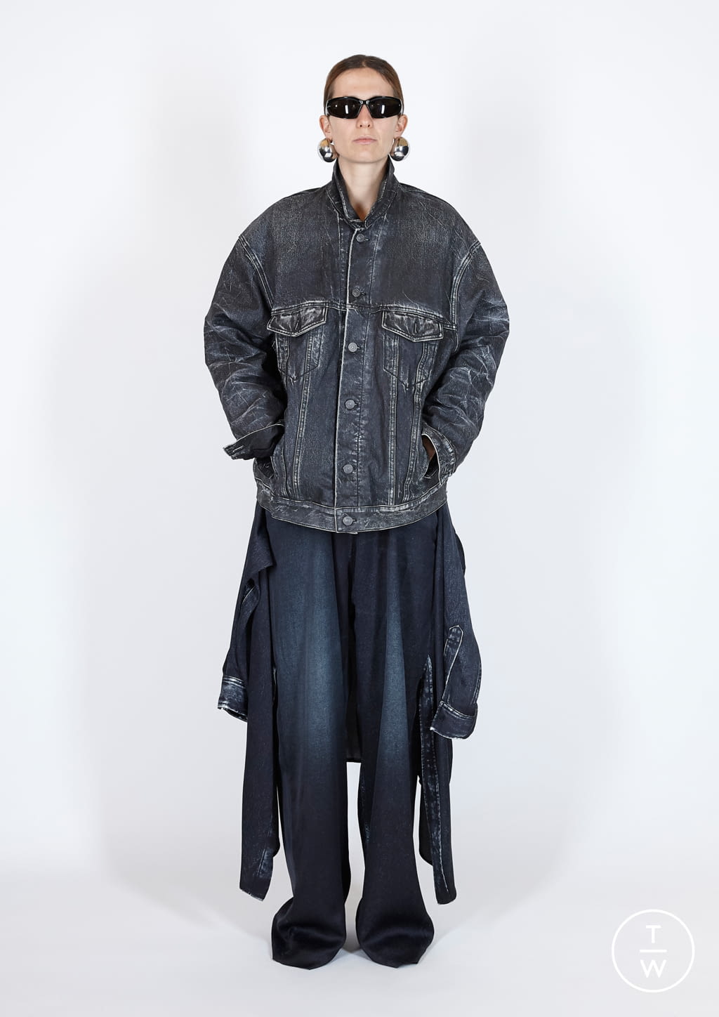 balenciaga look 22