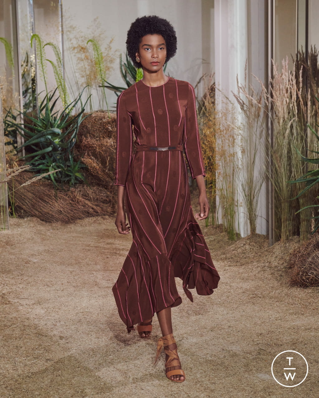Fashion Week Paris Resort 2019 look 22 from the Hermès collection womenswear