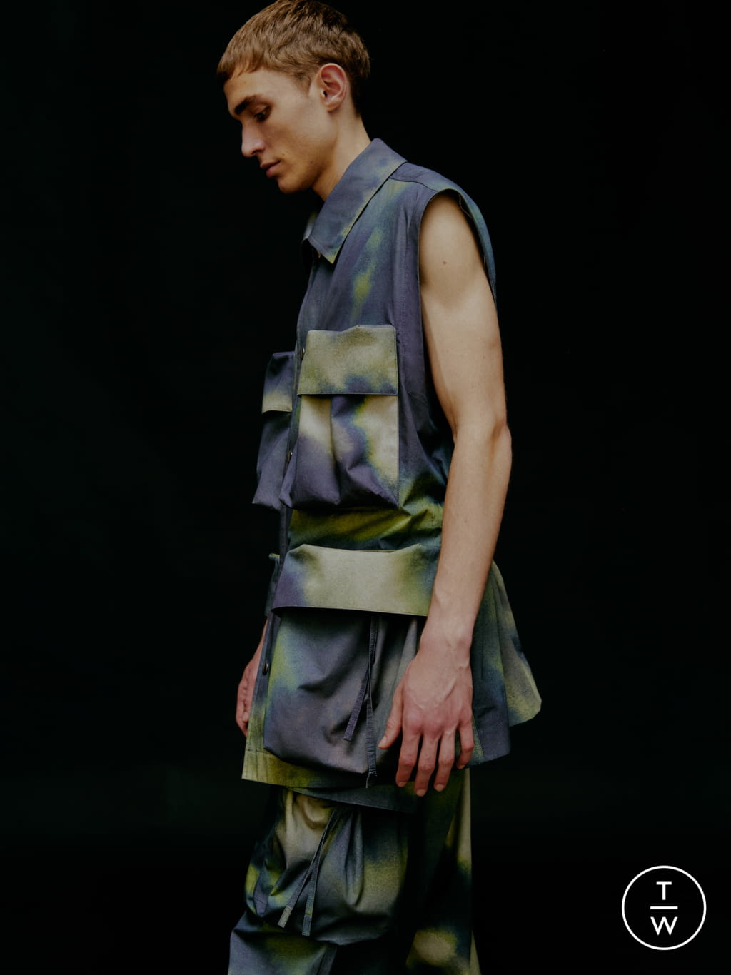 Fashion Week Paris Spring/Summer 2022 look 22 from the OAMC collection 男装