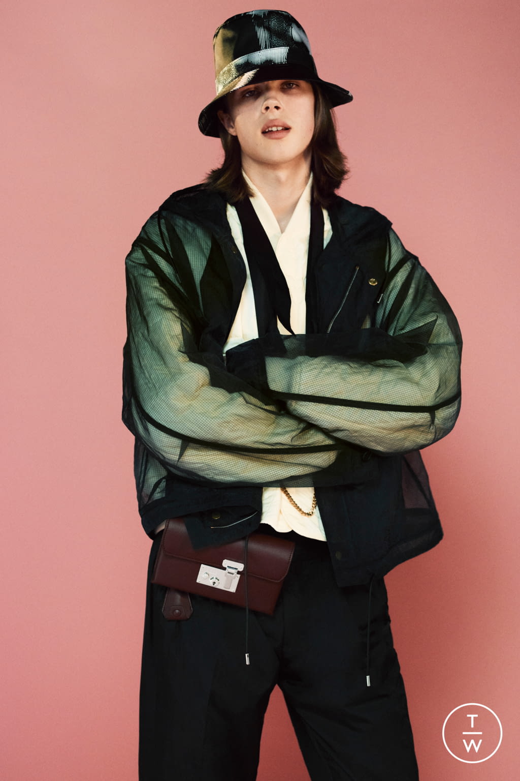 Fashion Week Paris Spring/Summer 2022 look 23 from the Dunhill collection menswear