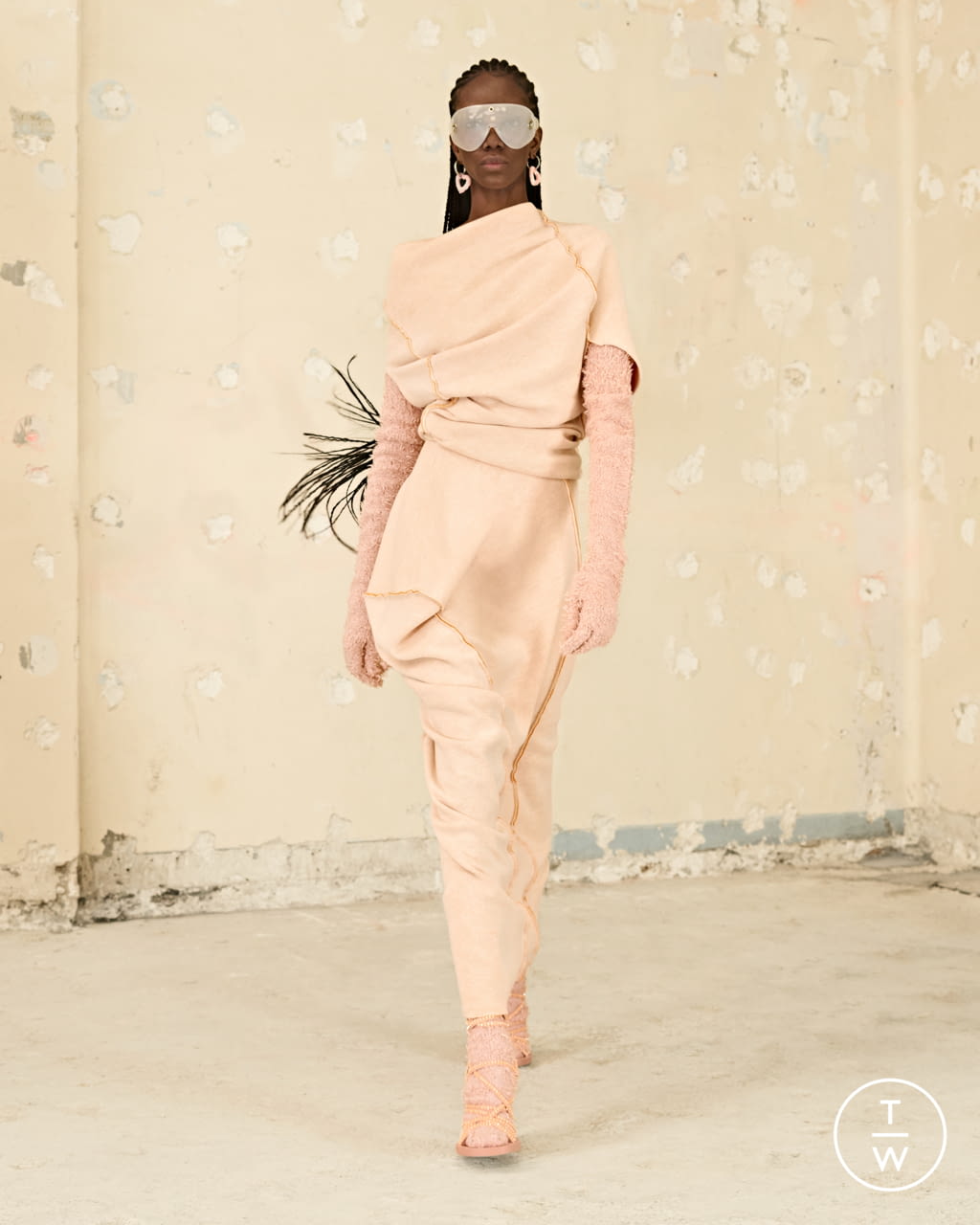 Fashion Week Paris Fall/Winter 2021 look 23 from the Acne Studios collection 女装