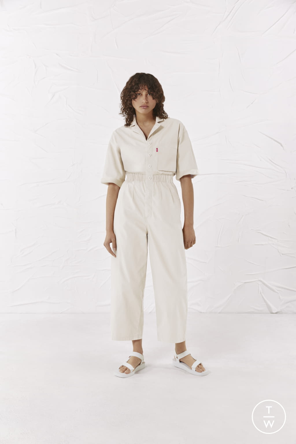 Fashion Week Paris Spring/Summer 2022 look 34 from the LEVIS STORY TOLLING collection womenswear