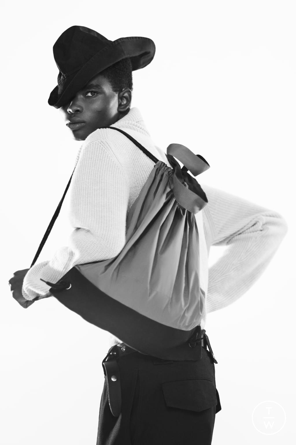 Fashion Week London Spring/Summer 2022 look 24 from the Margaret Howell collection 女装