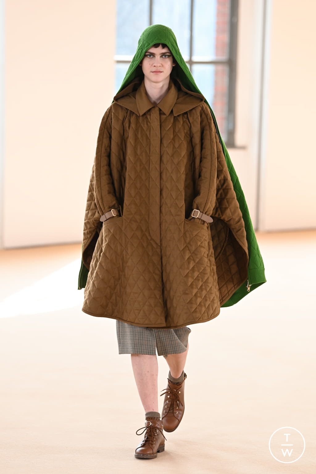 Fashion Week Milan Fall/Winter 2021 look 24 from the Max Mara collection 女装